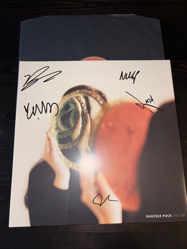 Knuckle puck signed - knuckle,
