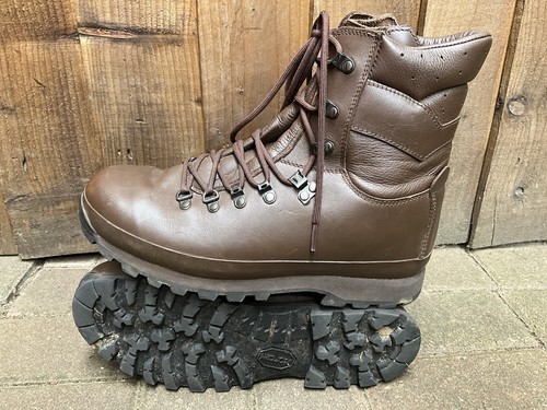 British army alt berg defender - british,