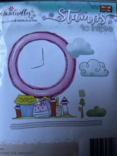 Polkadoodles around the houses - around,