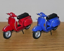 Toyway Vespa Scooter model, length 12cm approx, choice of 2 colours, age 3+