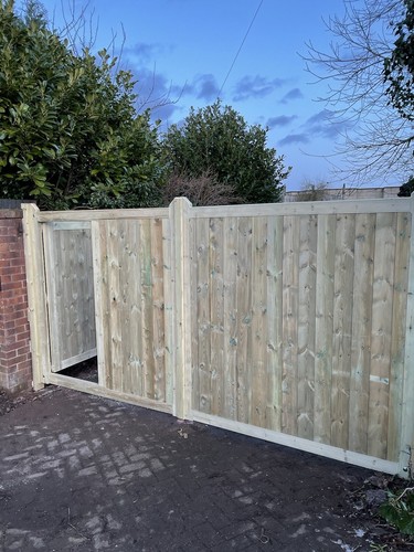 Tanalised lodge driveway - tanalised, gates