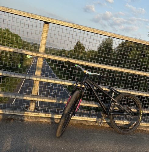Saracen amplitude dirt jumper