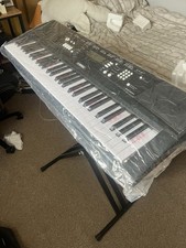 Yamaha EZ-220 Digital Keyboar