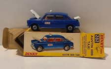 Dinky Toy 282 Austin 1800 Taxi