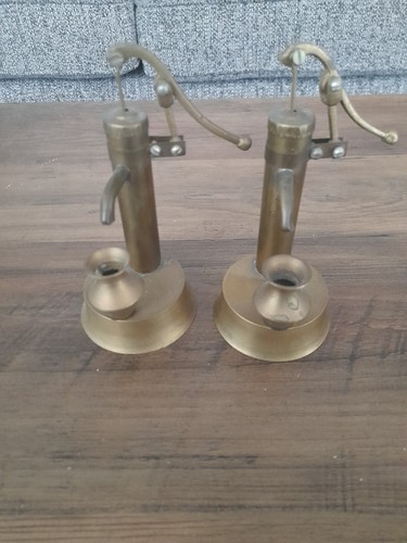 Vintage water pump - water, decor