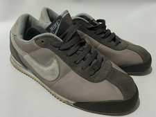 Vintage Women’s 1982 Nike