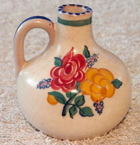 Classic piece poole pottery - of,