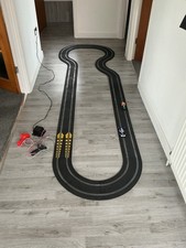 SCALEXTRIC FORMULA ONE BOXED SET. CLEAN TRACK AND GOOD CARS. TESTED AND WORKING 