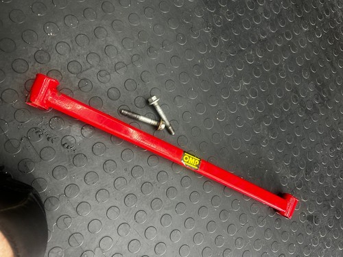 Omp front upper strut brace - front,