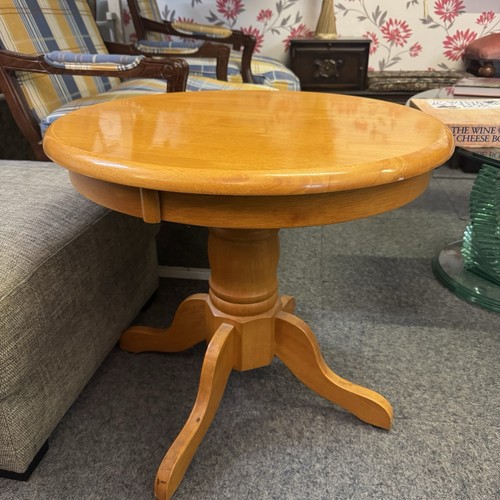Round pedestal coffee side - coffee,