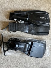 DIVING FINS, TWO PAIRS