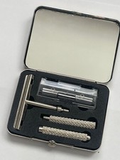 Vintage chrome Travel Shaving Set in silver coloured case unused