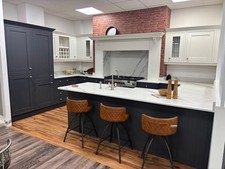 Ex display symphony kitchen with integrated appliances & worktop 