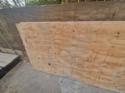 Shuttering plywood 18mm used - 18mm,