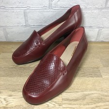 Clarks Women's Burgundy Leather Slip on Flats Loafers New Without Box Snake Pat