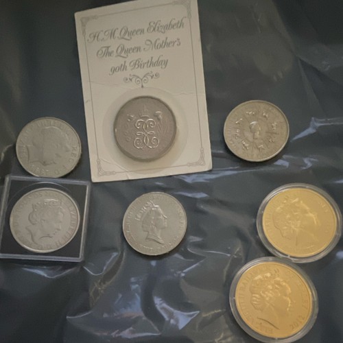 Five pound coins - 5x, +