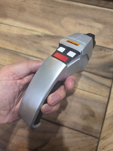 Star trek phaser replica - phaser, prop