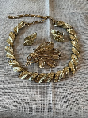 Vintage coro necklace - coro,