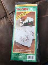Bucilla stamped embroidery Napkins 84124