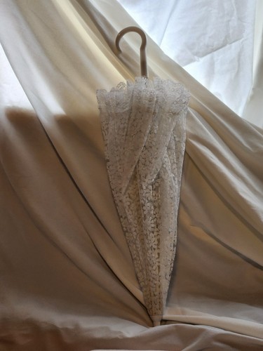 White lace parasol cutwork - white,