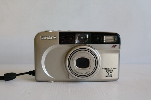Minolta freedom zoom - minolta, date