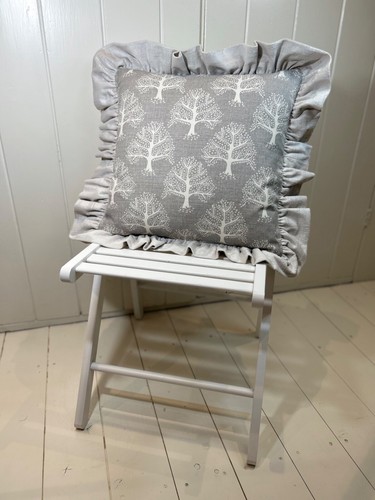 Handmade square frilled