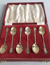 PRETTY CASED SET 6 VINTAGE SOLID SILVER / GILT COFFEE SPOONS . 44gms. BIRM. 1960