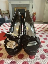 Woman’s Black High Heels Shoes Size 5