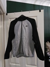 Nike Men’s Black & Grey Tech