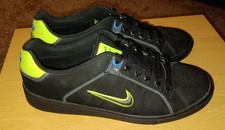Nike Trainers UK 7 Black Volt