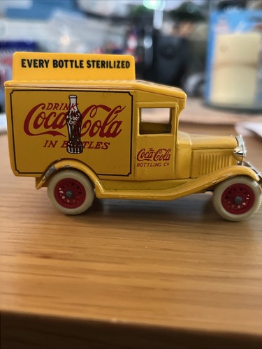 Lledo yellow die - cast, delivery