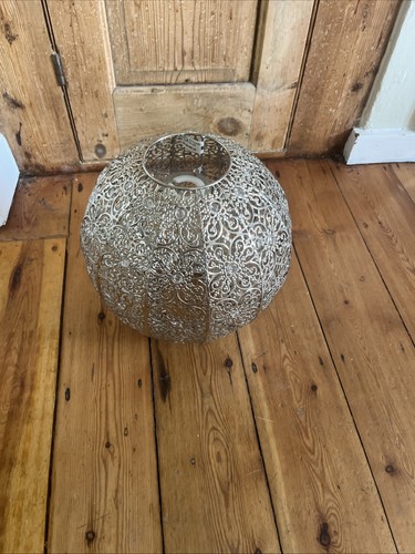 Large filigree moroccan style - moroccan,