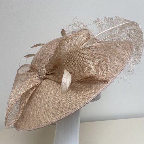 New large beige hat - new,