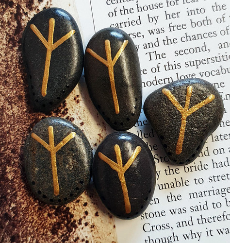 Algiz protection rune - algiz,