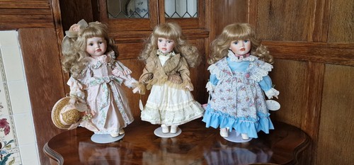 Beautiful vintage dolls - x3,