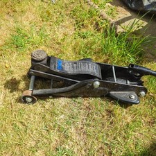 SGS 2 Tonne Low Profile Trolley Jack, Steel, Car Lifting Range: 89 mm - 359 mm