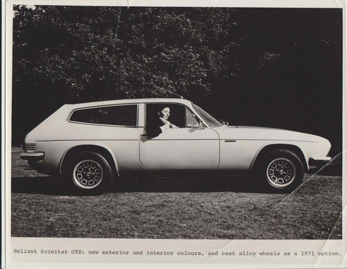 Reliant scimitar gte - 1971, side