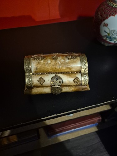 Vintage antique camel - vintage/antique,