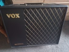 Vox VT100X Valvetronix 100W Modelling Amplifier with Vox VFS5 Footswitch