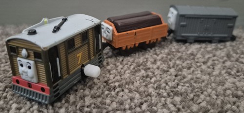 Thomas friends capsule - &,