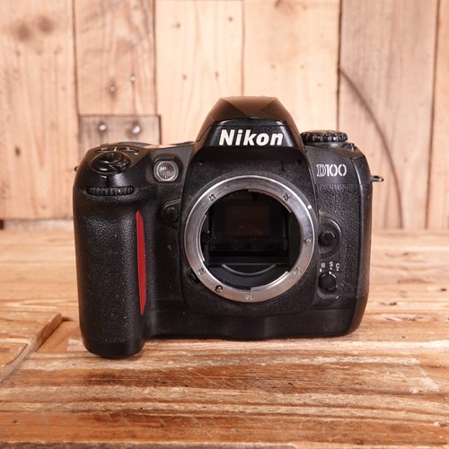 Faulty nikon d100 camera body - nikon,