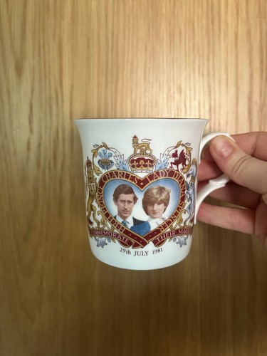 Vintage 1981 crown - vintage,