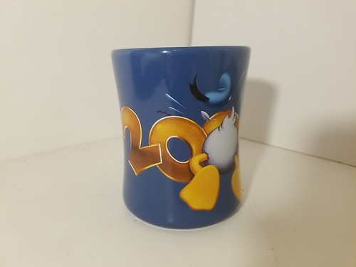 Disney store welcomes 2000 - store,