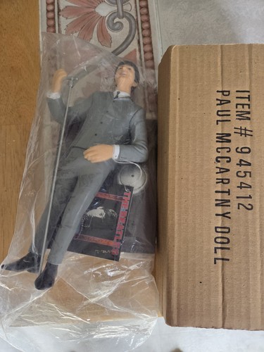 Paul mccartney doll hamilton - paul,