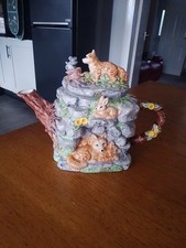 Novelty Teapot. By Leonardo. Foxes