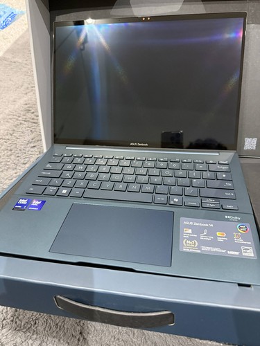 Asus zenbook oled laptop - 14,