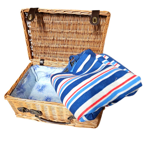 Style wicker hamper - f&m,