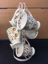 6 mugs With a foot base  in