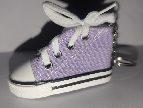 Canvas sneaker keyring - 3d,