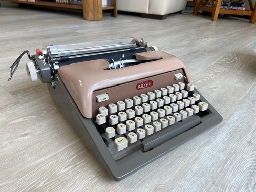 Royal futura 800 typewriter - 800,